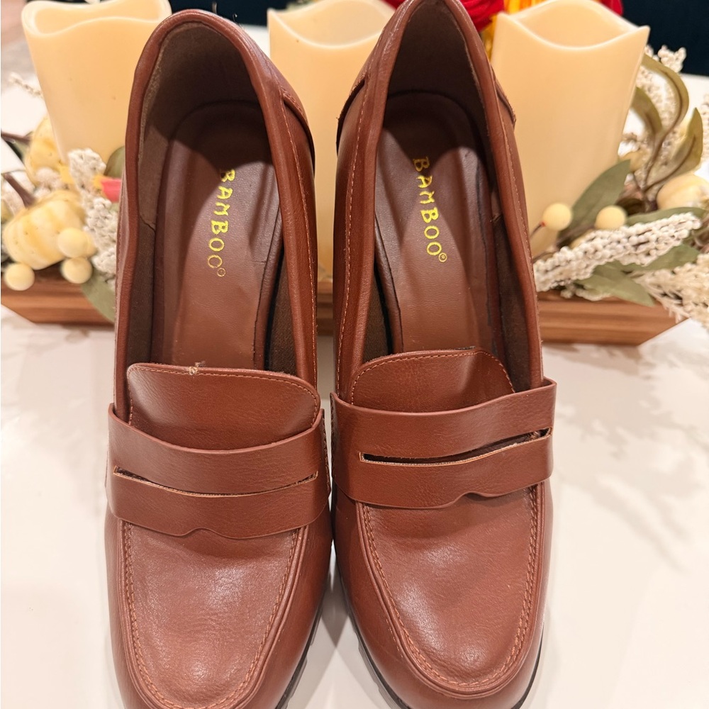 BAMBOO Women's Tan Loafers